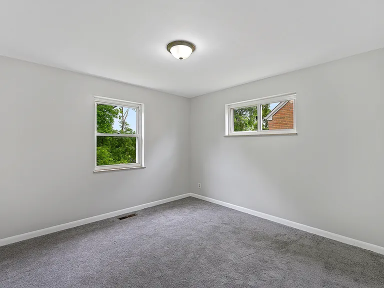 1723 Tuxworth Ave — Photo 10