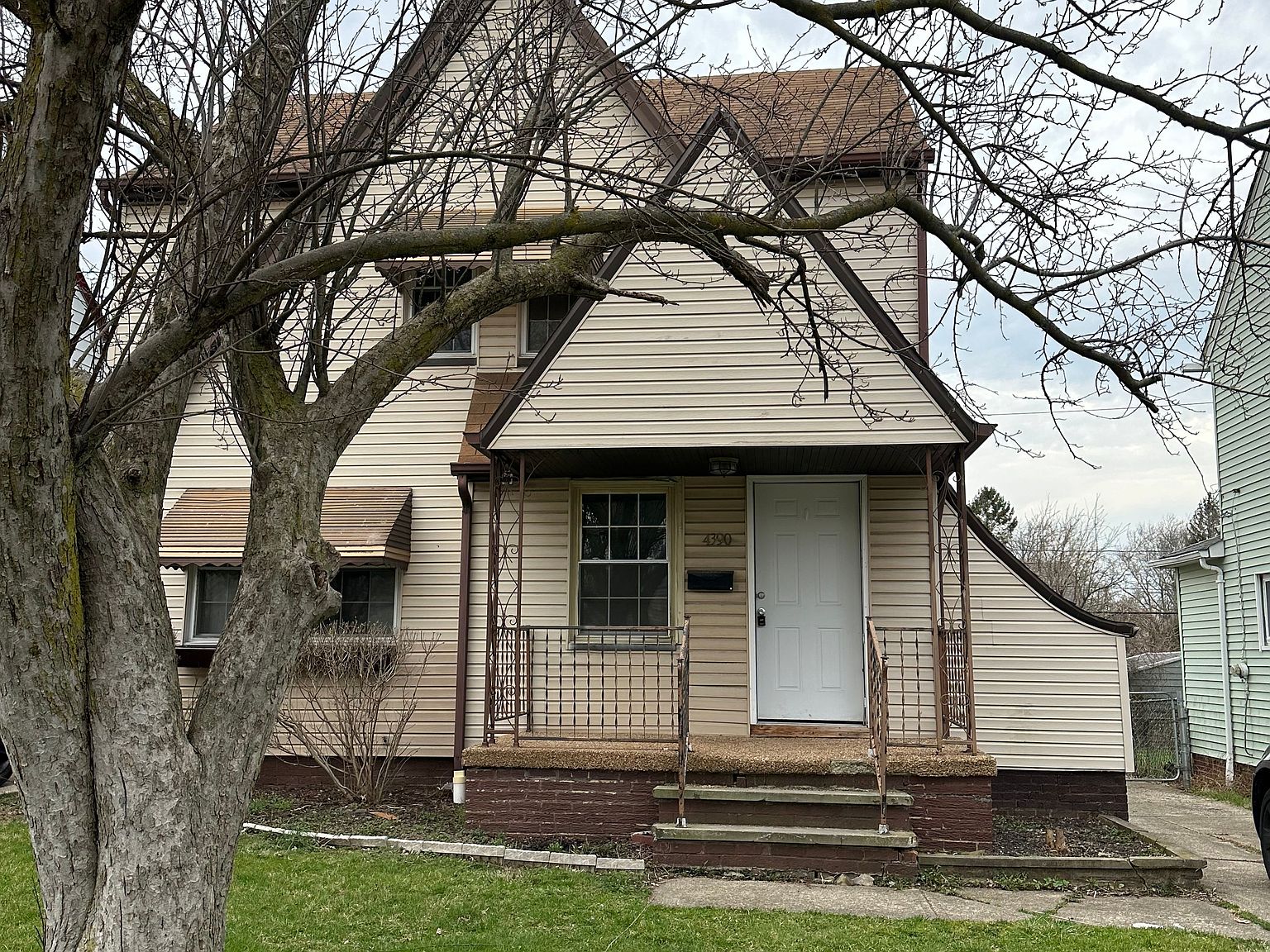 4390 W 60th St, Cleveland, OH 44144 Zillow