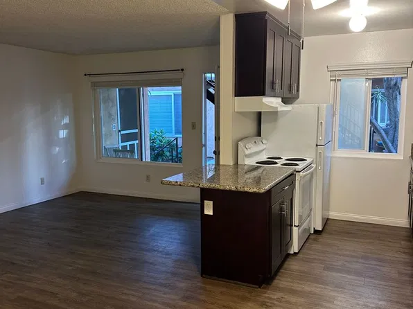Port Au Fina (Saratoga Ave.), 5055 Saratoga Ave #9, San Diego, CA 92107