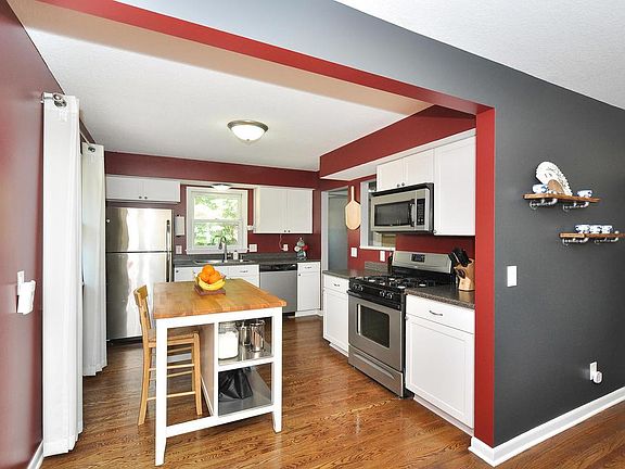 2nd image of 5941 Cavell Ave N