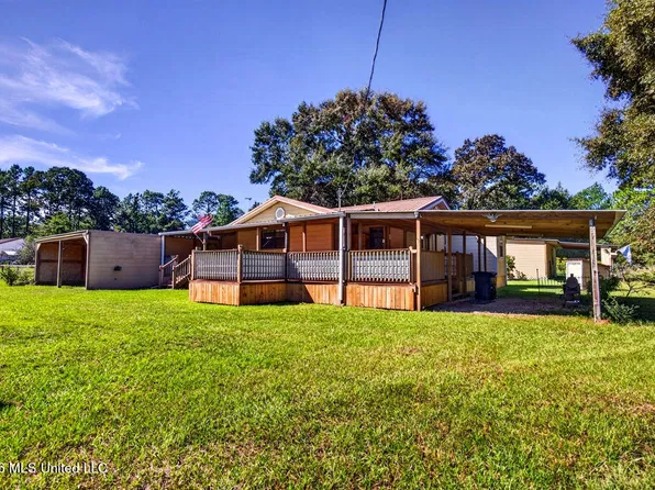 33 Gabe St, Lumberton, MS 39455