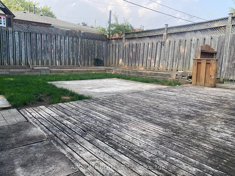 58 Newlands Ave — Photo 9