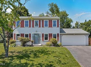 11 Brinker Cir, Glenmont, NY 12077