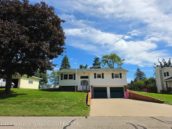 11134 Stoney Brook Dr, Grand Ledge, MI 48837