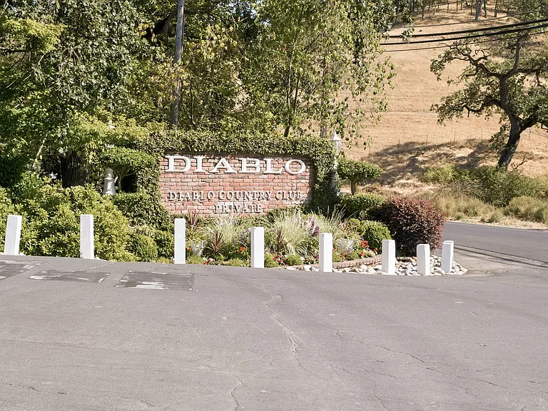 Diablo Rd — Photo 89