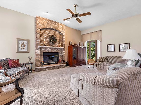 5th image of 1261 Brook Hill Close
