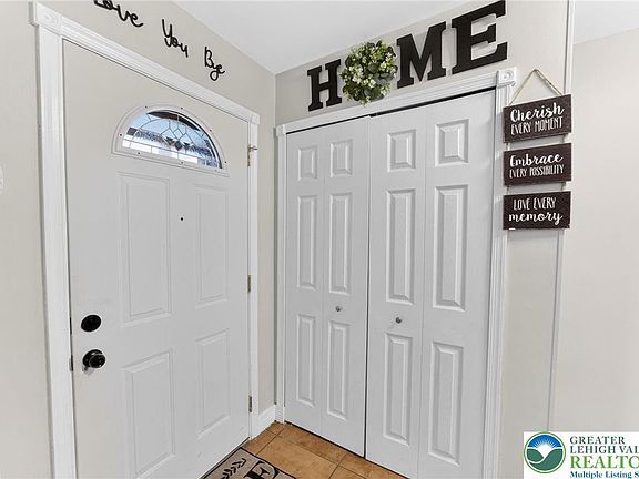 4th image of 1863 Aster Rd