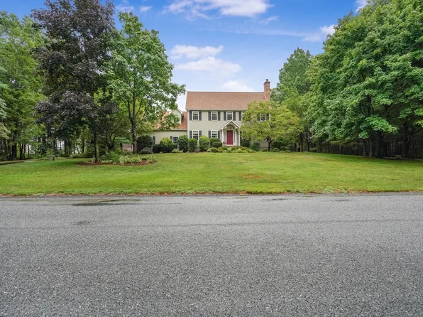 20 King Phillip Dr, Rehoboth, MA 02769