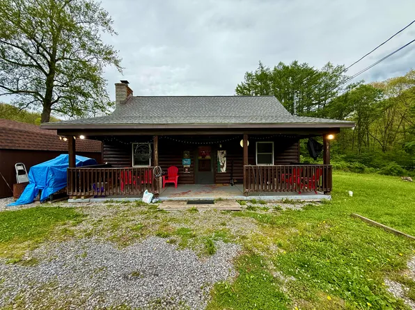 68 Over The Hill Rd, Weedville, PA 15868