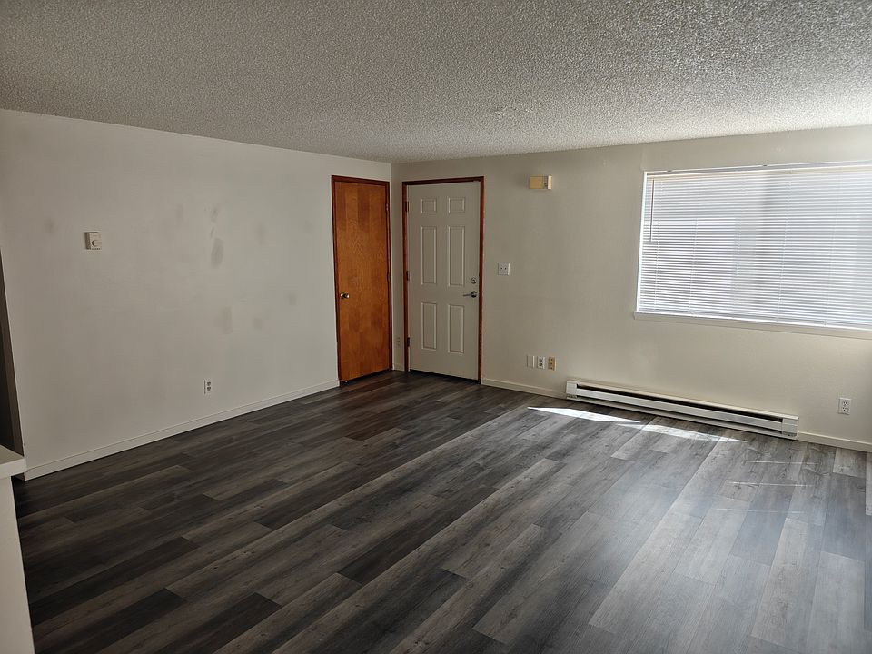 1st image of 18913 47th Ave S #18913