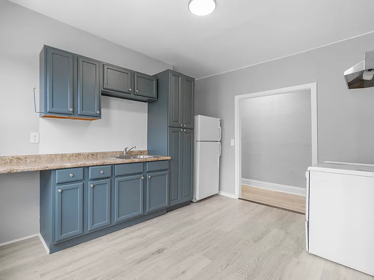 202 Mather St #3-W — Photo 11
