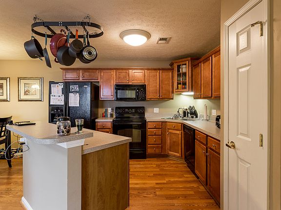 5th image of 8303 Savannah Springs Ct Unit 303