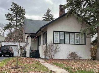 111 Forest Ave, Riverside, IL 60546