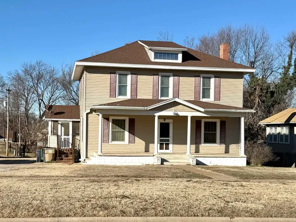 307 N Main St, Medicine Lodge, KS 67104