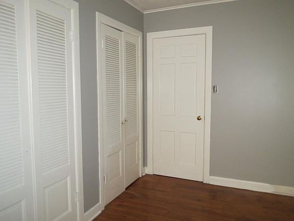 3rd image of 1630 East Ave