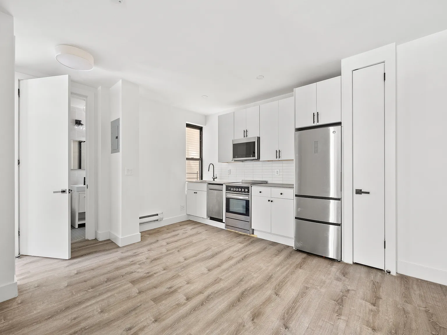 34-04 34th Avenue — Photo 1