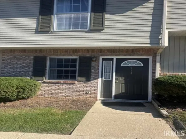 714 E Sherwood Hills Dr, Bloomington, IN 47401