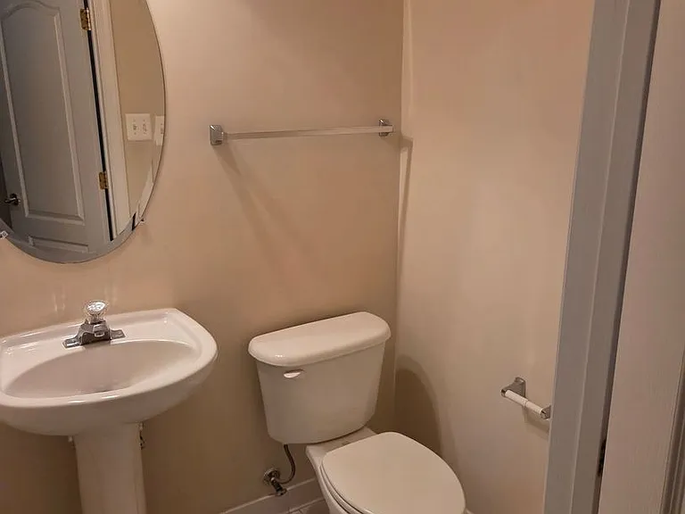 308 Garden View Sq — Photo 11