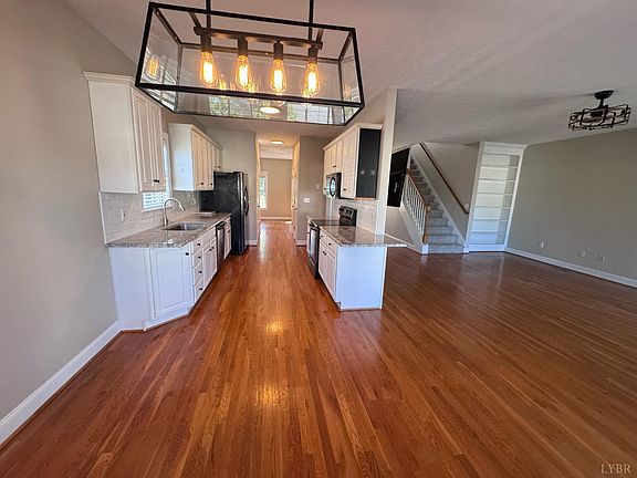 2nd image of 338 Wyndhurst Dr