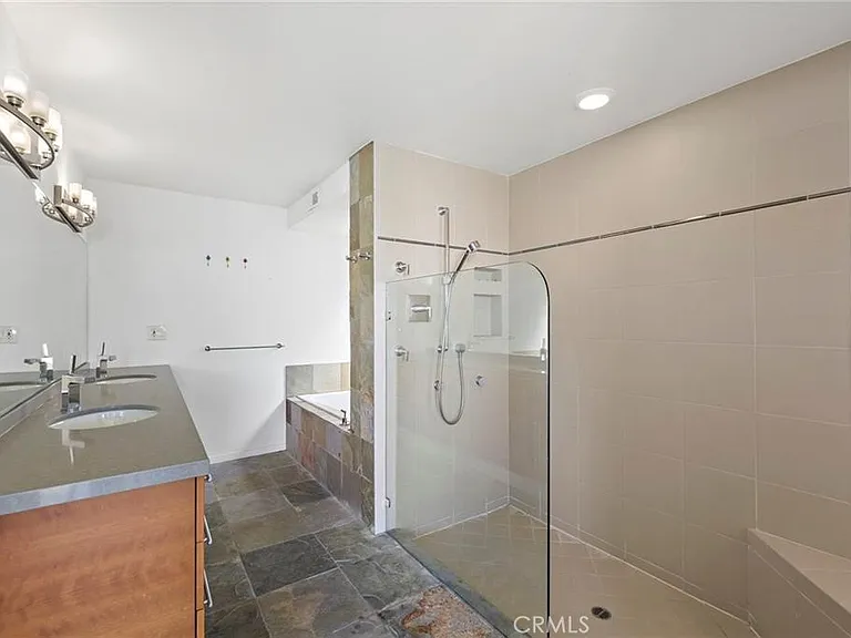 599 Alta Vis — Photo 13