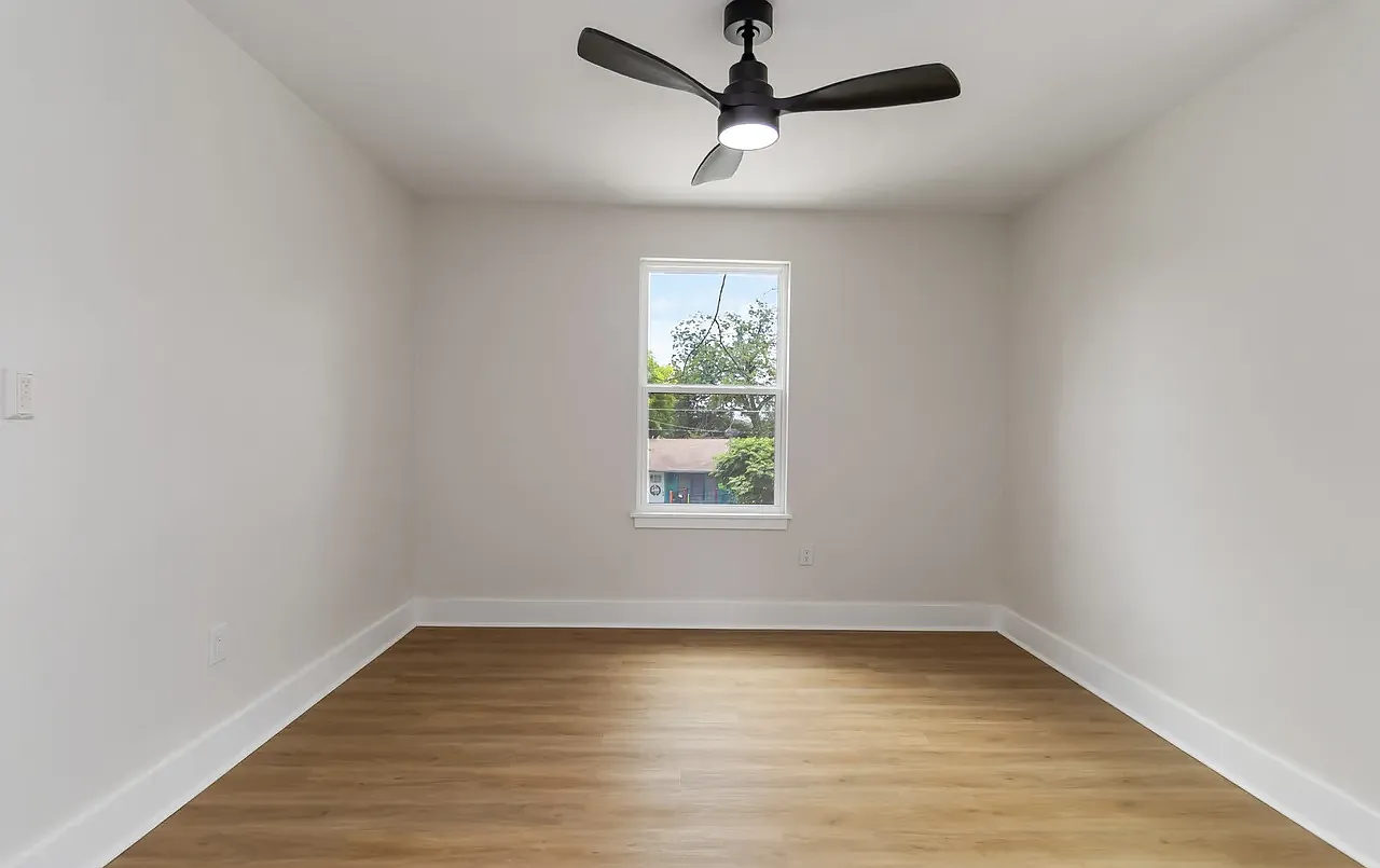 3 bed, 2.5 bath, 1654 sqft, $2,767 — Photo 3