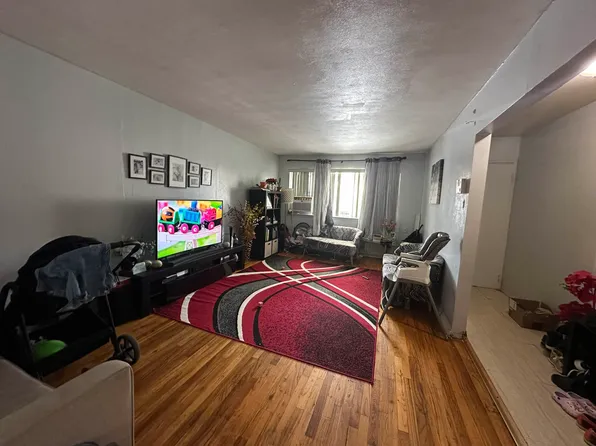 1808 East 92nd Street image 2 of 20