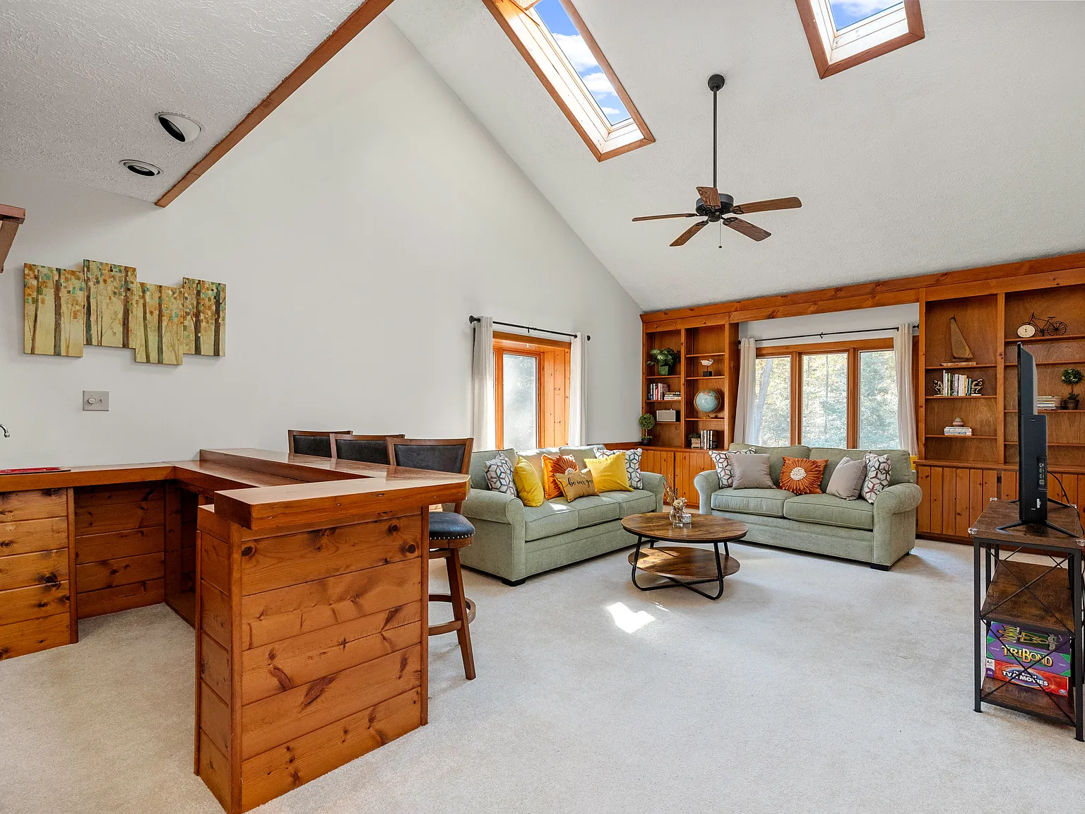 4 bed, 3.5 bath, 3068 sqft, $3,400 — Photo 3