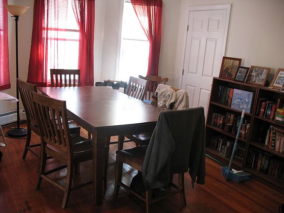 4th image of 32 Spencer Ave #1