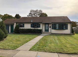 305 E Edwards Ave, East Dundee, IL 60118