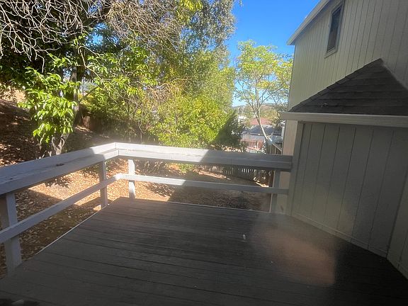 4th image of 845 Reichert Ave #4