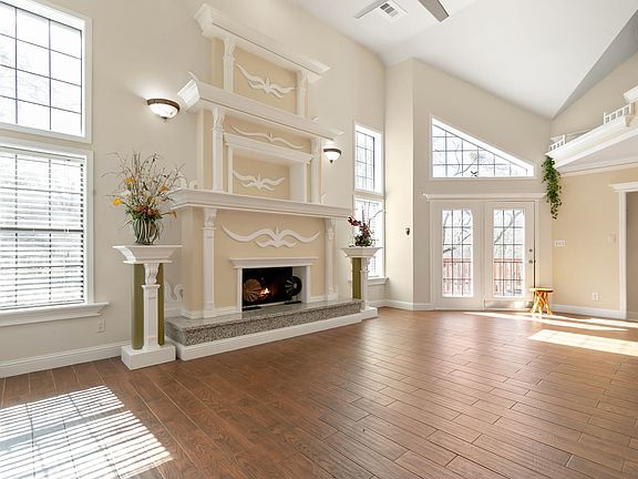 5th image of 2460 Waterstone Dr