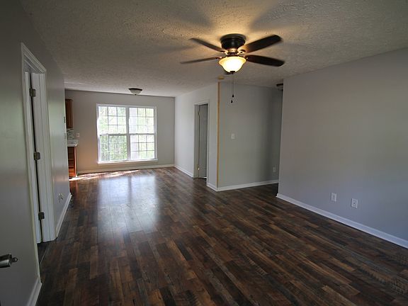 2nd image of 117 Hidden Hills Dr