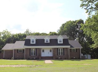 103 Terrace Rd, Greenfield, TN 38230