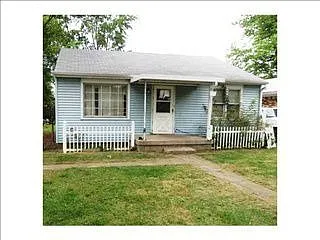 1230 Knox St photo 1