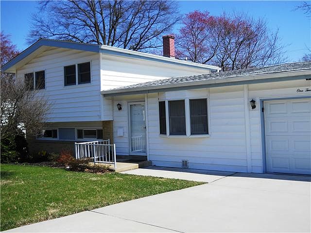 1st image of 121 Glenrock Dr