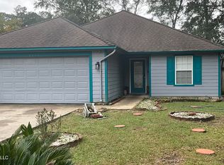 3217 Seahorse Rd, Gautier, MS 39553