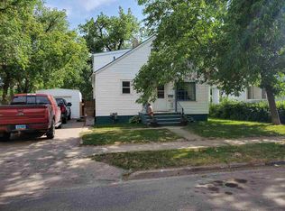 804 7th Ave NE, Minot, ND 58703