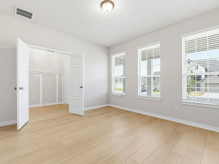 7828 Krenek Tap Dr — Photo 11