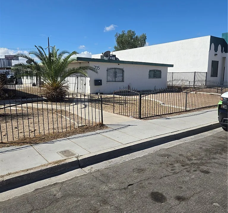 705 Morgan Ave #1