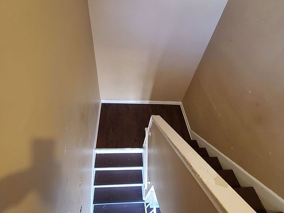 5th image of 1120 W Hillcrest Ave #2B-1BA-1070SQFT