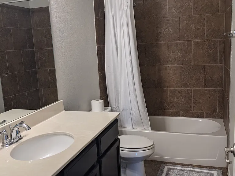 5715 Markham Dr — Photo 10