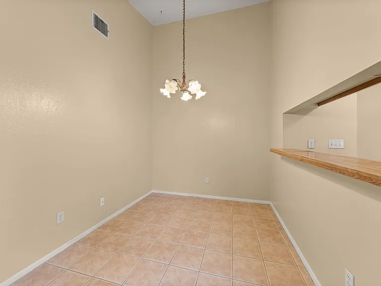 313 Greenlawn Blvd — Photo 12