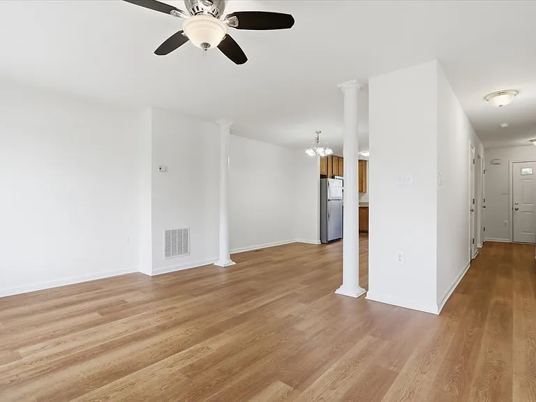 32 Mabel Ln — Photo 11