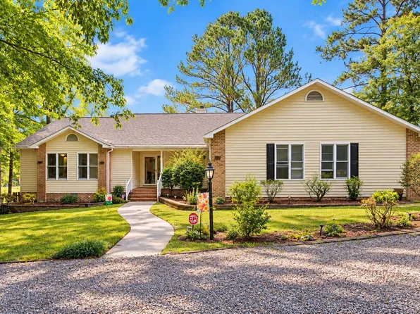 573 Broadmoor Ct, Sanford, NC 27332