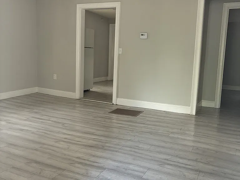2344 Johnson Ave — Photo 2