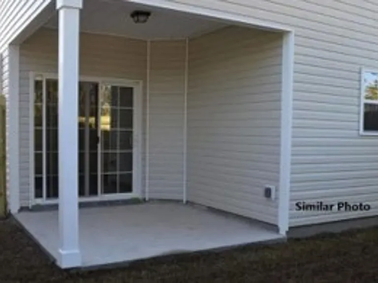290 Currituck Dr — Photo 2