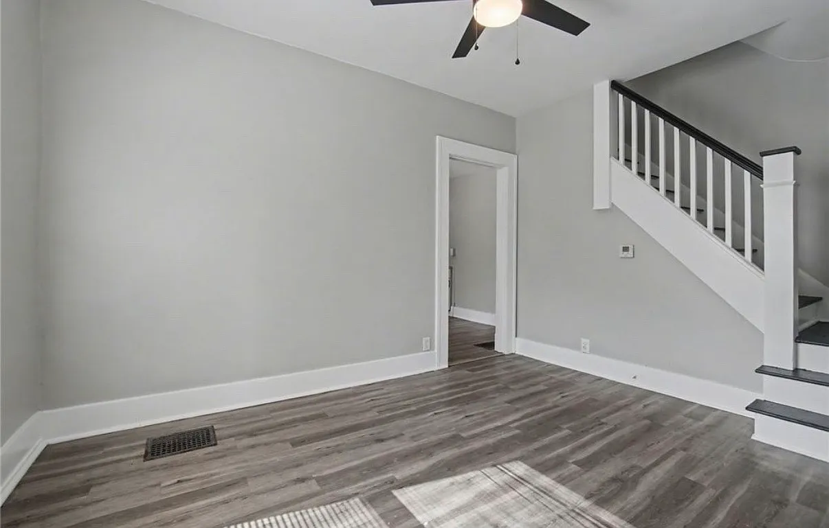 3 bed, 1200 sqft, $1,500 — Photo 4