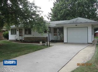 7 Lateer Dr, Normal, IL 61761