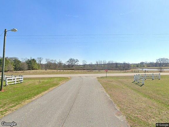 Exterior Neighborhood (street photo)