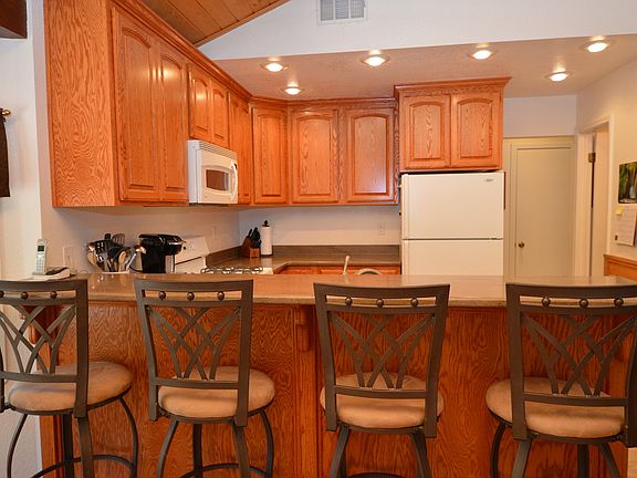 2nd image of 812 Country Club Dr